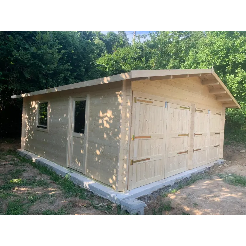 Doppelgarage aus Holz 6x6, 44mm, Frontansicht linke Seite – realisierte Ausführung